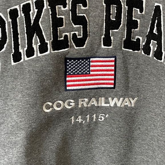 Pikes Peak Cog Railway Gray Sweatshirt NWOT Small - Picture 5 of 5
